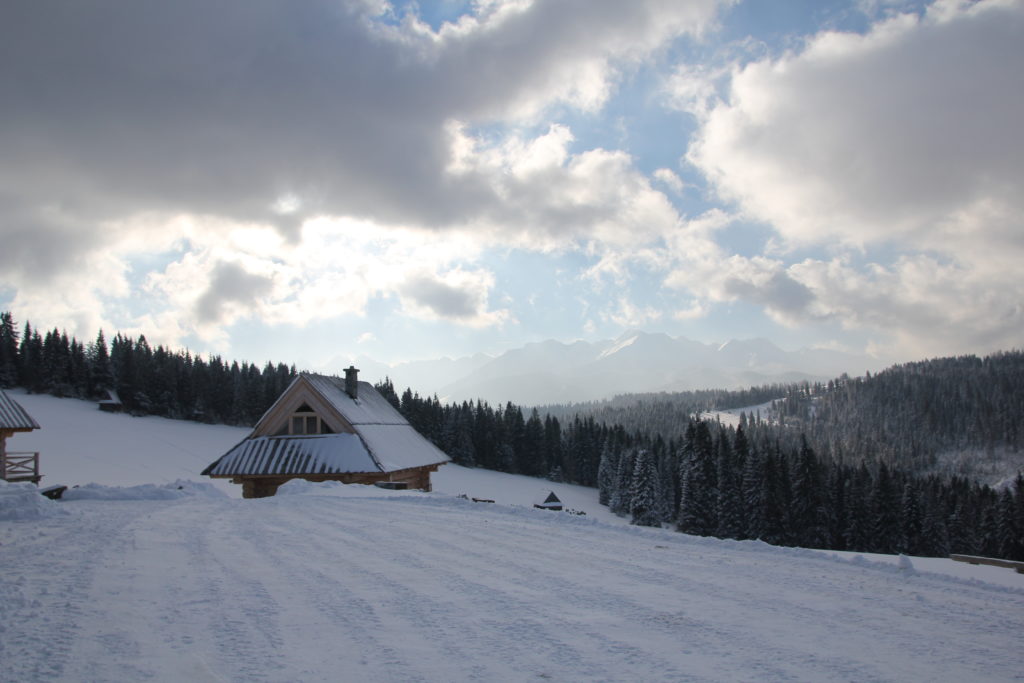 jak ubrać małego narciarza