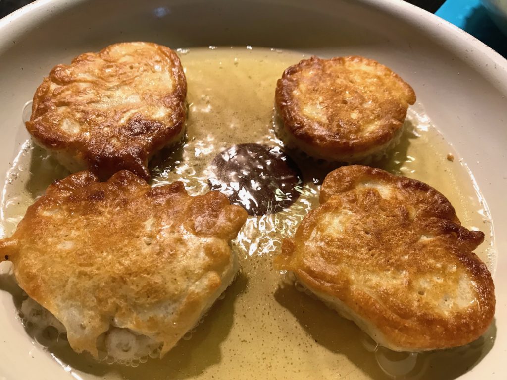 racuchy z jabłkami - 5