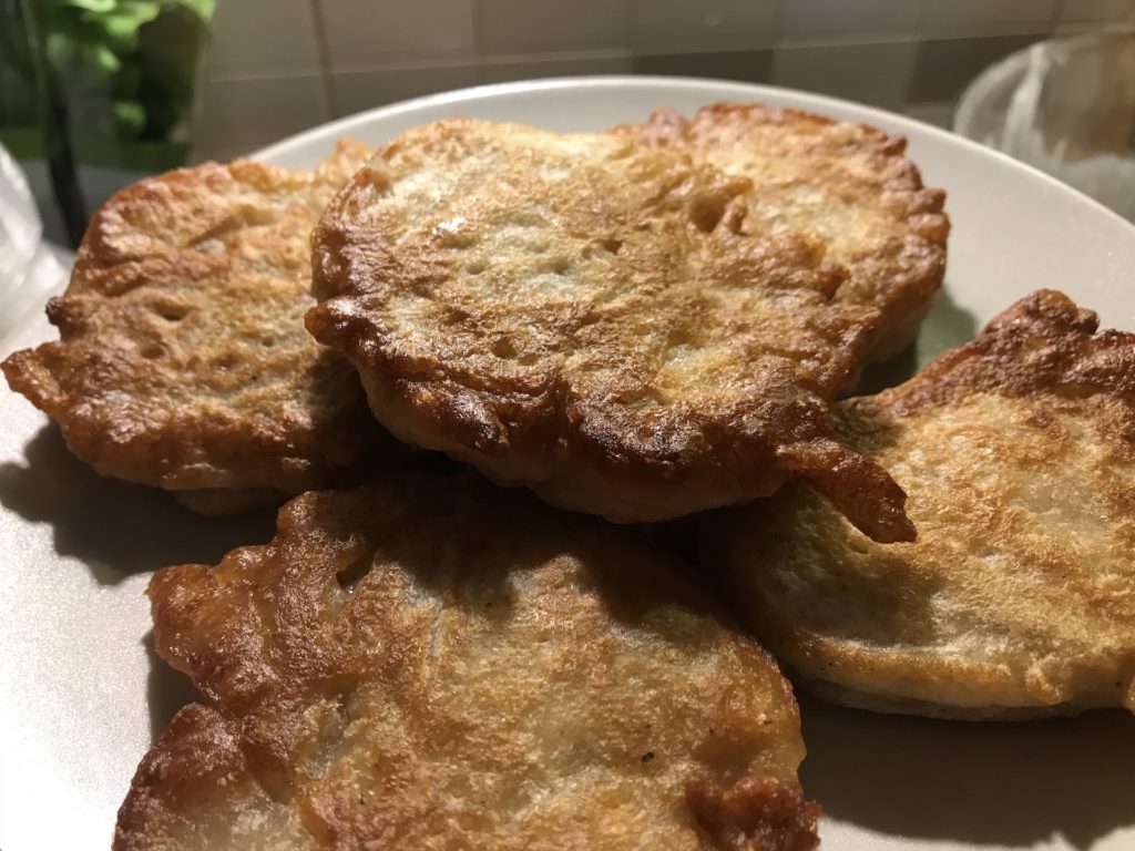 racuchy z jabłkami - 4