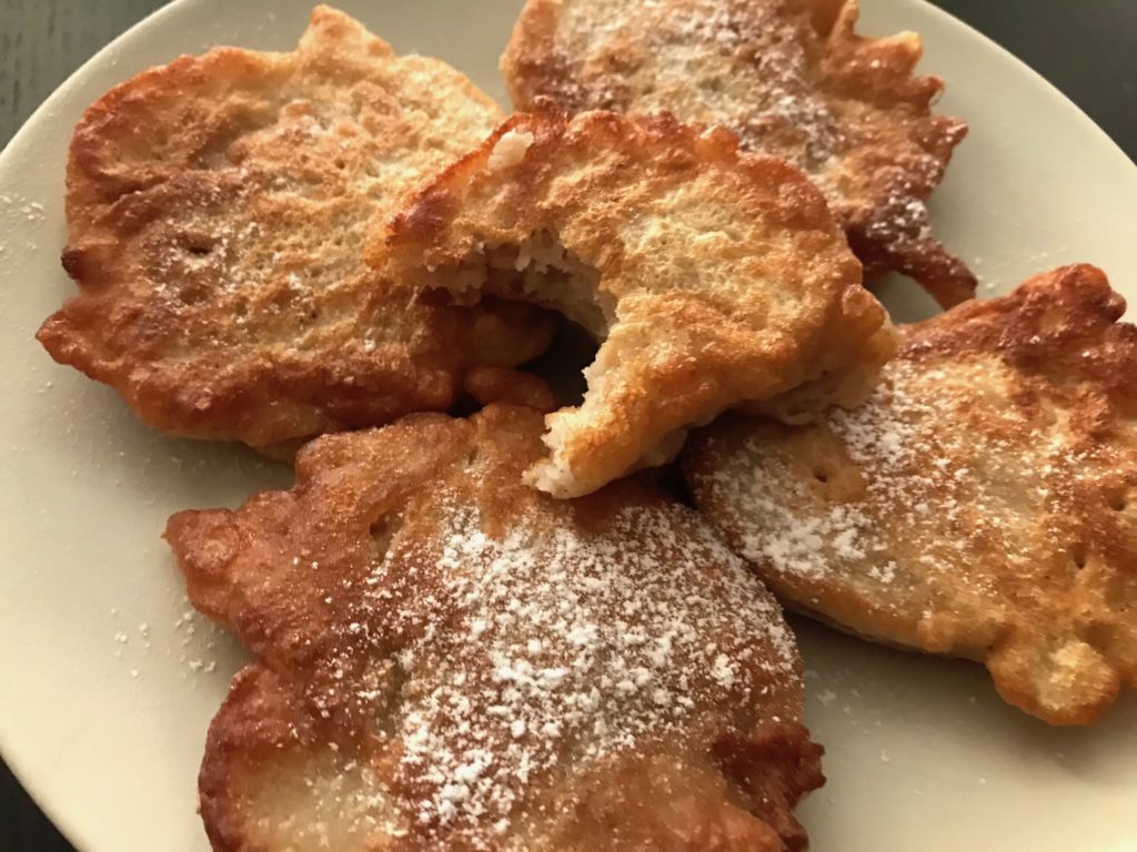 racuchy z jabłkami - 3