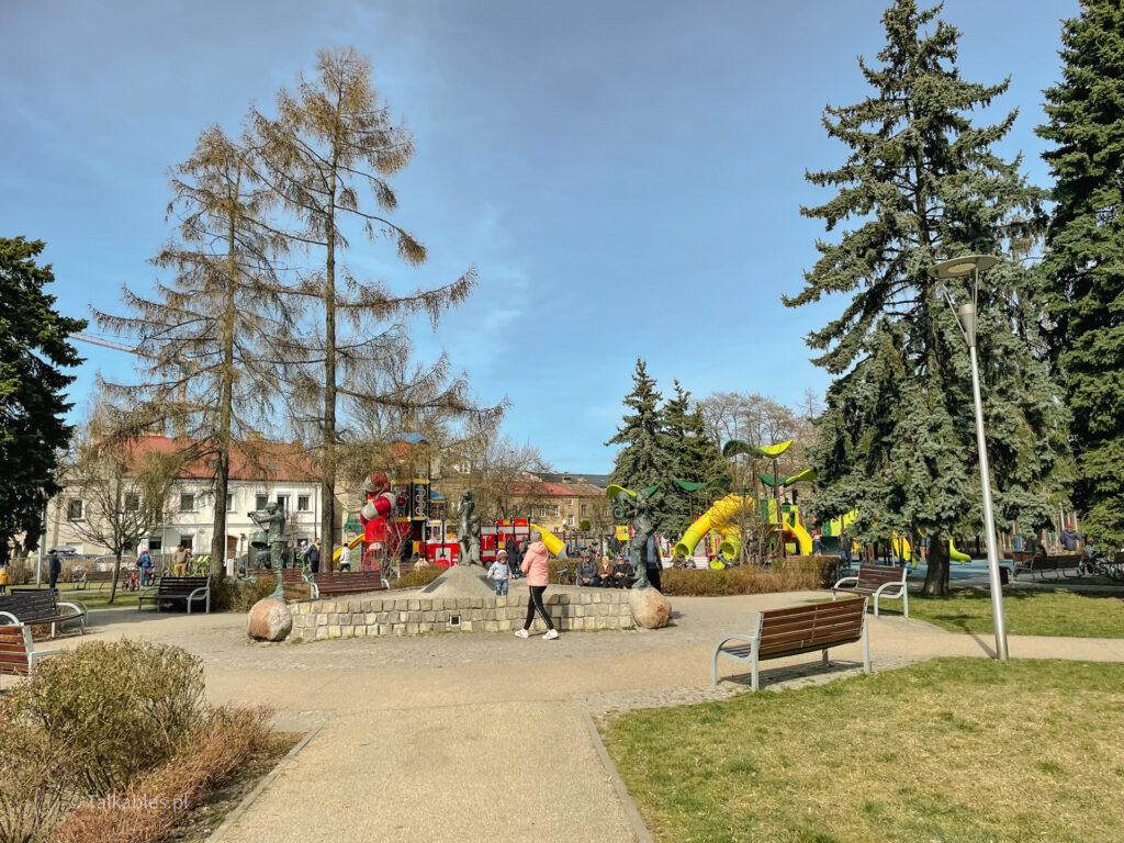 Plac zabaw w Parku w Pruszkowie - 8