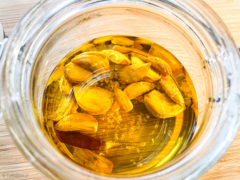 oliwa aromatyzowana pieczonym czosnkiem - talkables -2