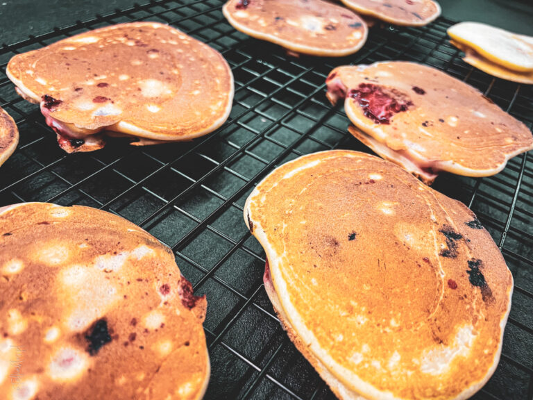 puszyste placki z truskawkami - talkables-08