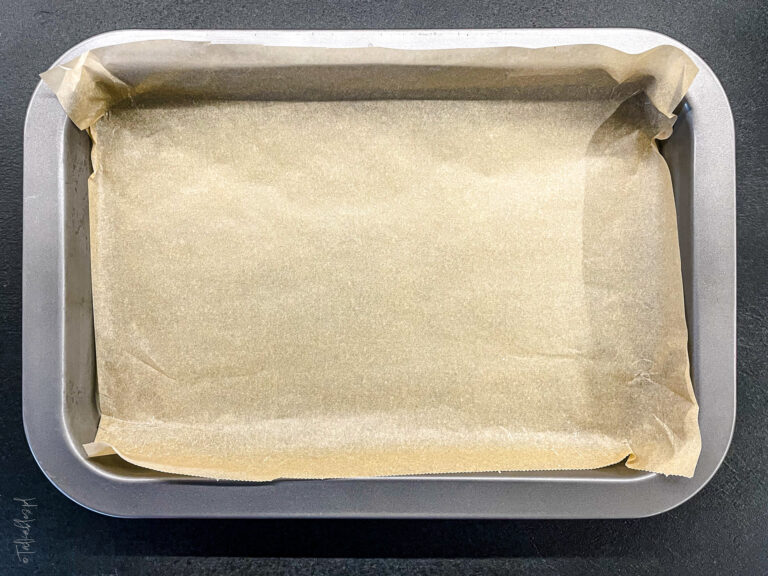 drożdżowe ciasto ze śliwkami i migdałową kruszonką - talkables-07