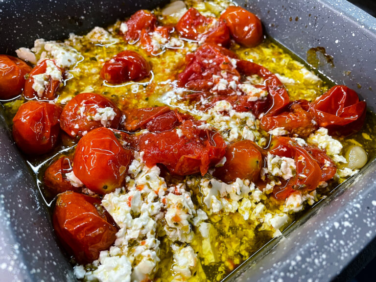 makaraon w sosie z pieczonych pomidorków z cukinią - talkables-08